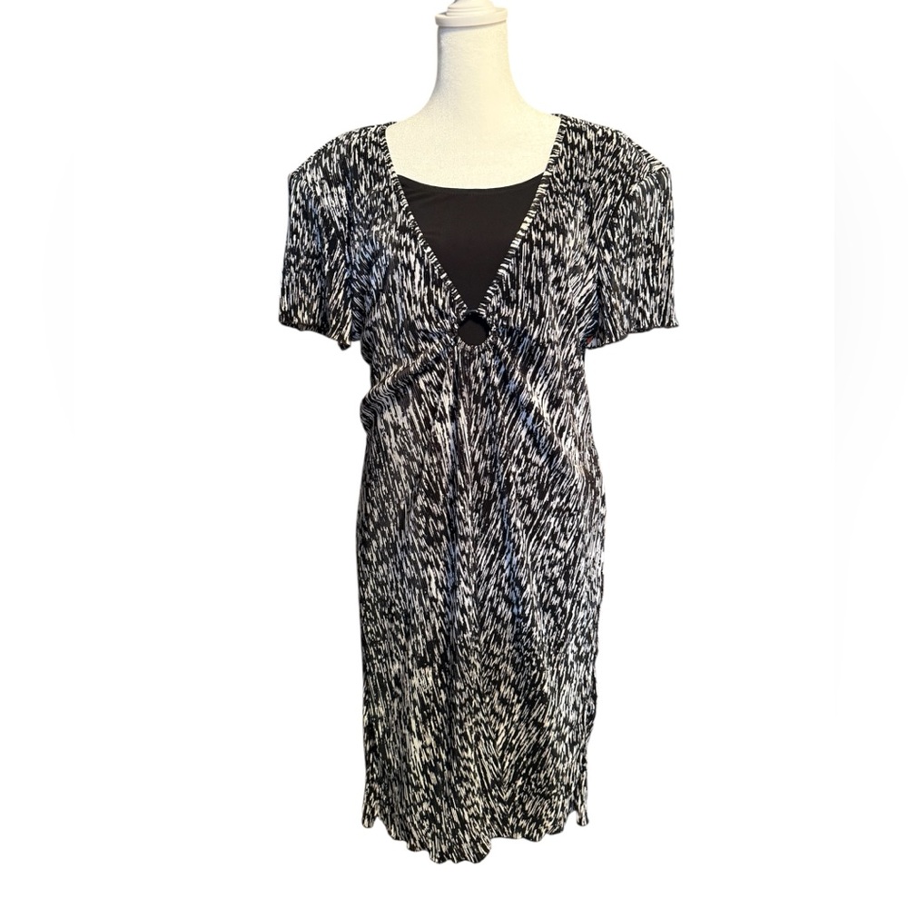 Connected Apparel Black, White & Gray Dress-16